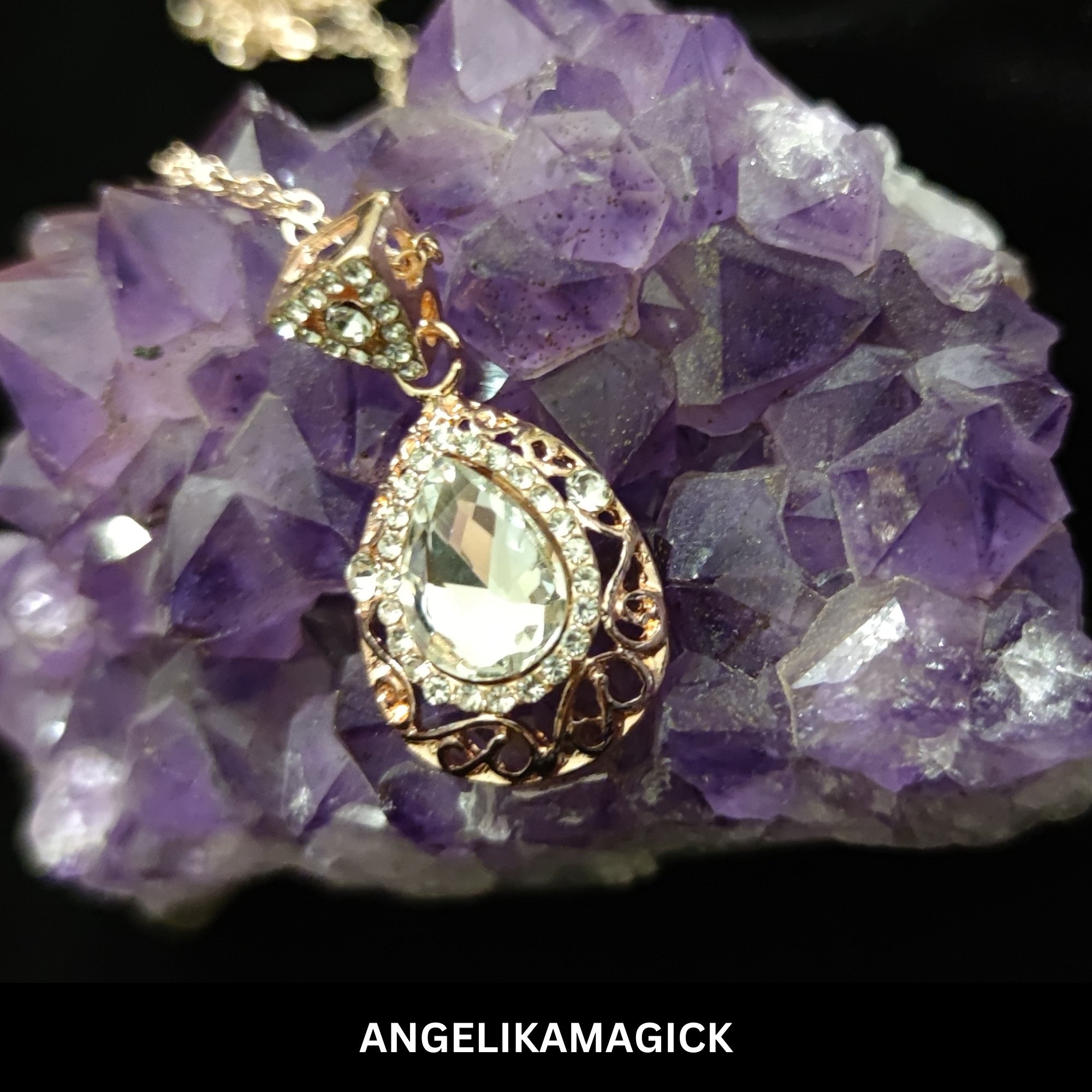 Goddess' Glow Spell - Inner Beauty, Self-Confidence, Attractive Aura - Spell by Angelika Magick - Vessel Bound Spell
